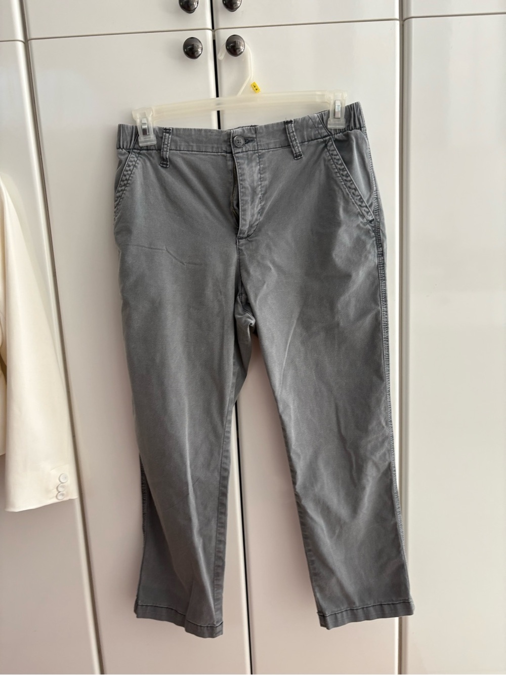 Old Navy Gray women’s OG chinos. Petite medium.
